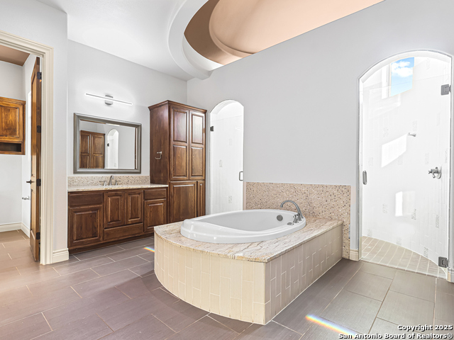 Image 38 of 77 For 1188 River Chase