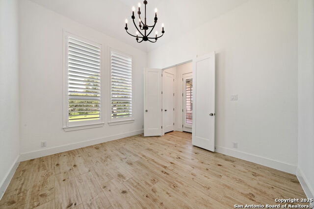 Image 21 of 72 For 220 Corazon  