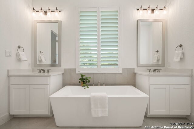 Image 24 of 72 For 220 Corazon  