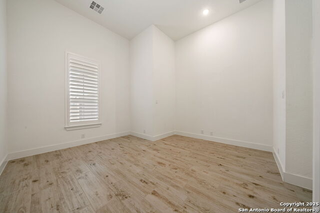 Image 31 of 72 For 220 Corazon  