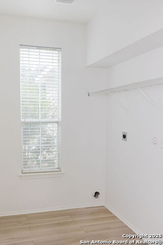 Image 22 of 44 For 8347 Piney Wood