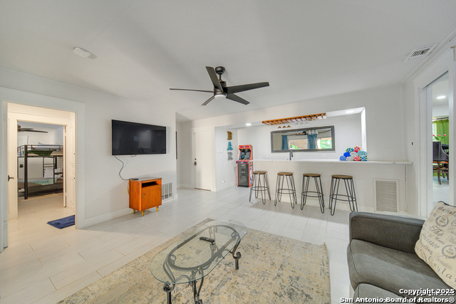 Image 17 of 50 For 605 Squires  