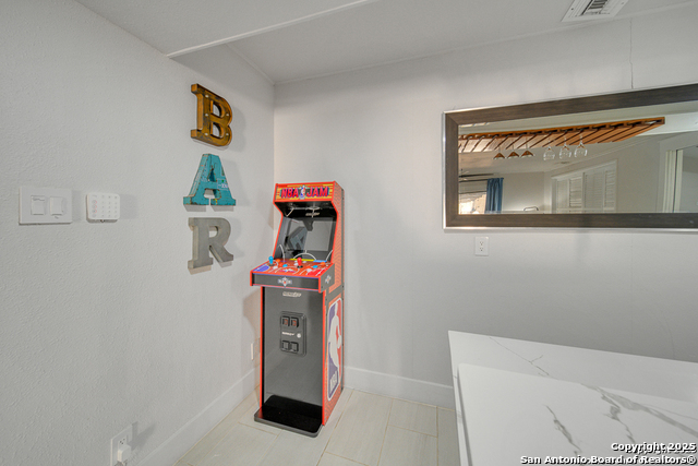 Image 20 of 50 For 605 Squires  