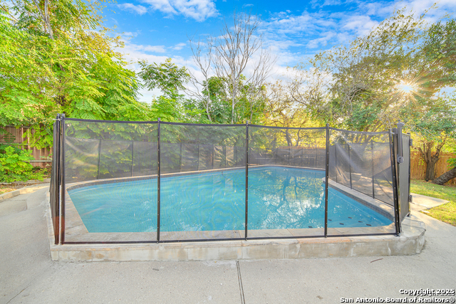 Image 43 of 50 For 605 Squires  