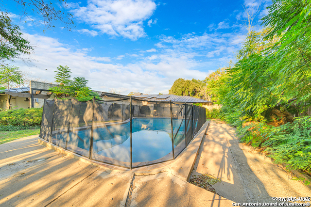 Image 46 of 50 For 605 Squires  