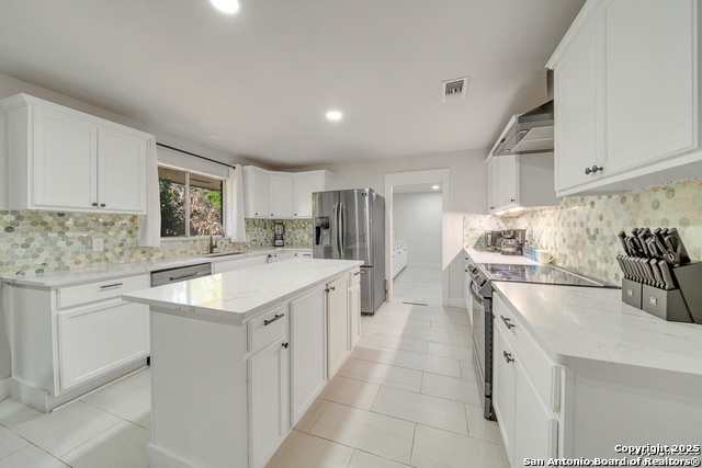 Image 7 of 50 For 605 Squires  