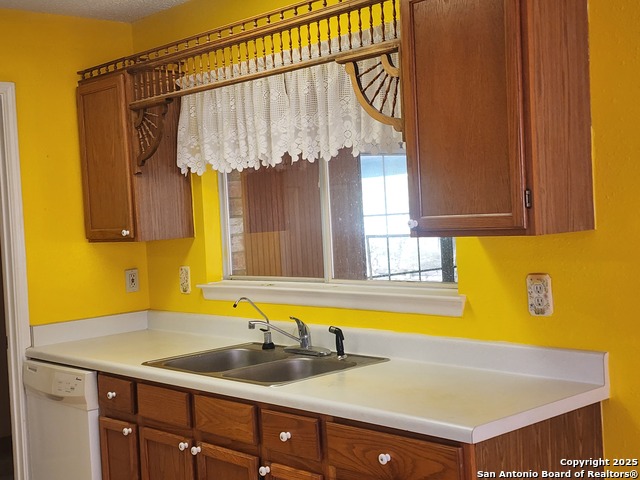 Listing photo id 0 for 11090 Kimes Park