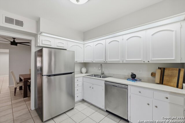 Image 11 of 21 For 7500 Callaghan Apt 337