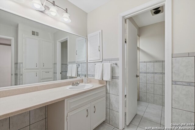 Image 13 of 21 For 7500 Callaghan Apt 337