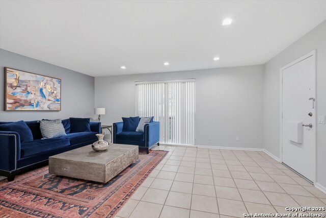 Image 4 of 21 For 7500 Callaghan Apt 337