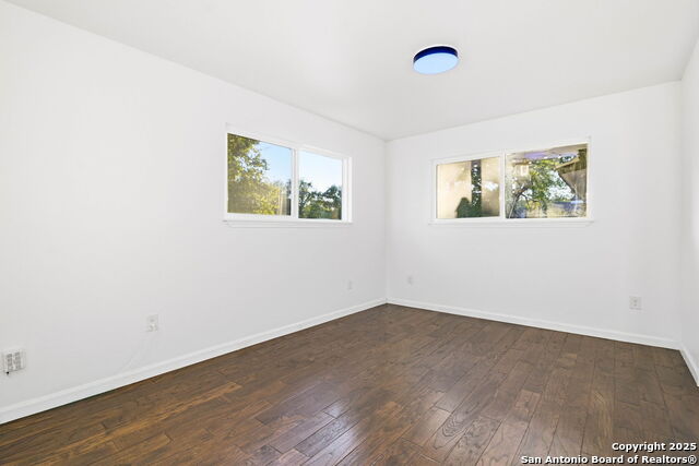 Image 11 of 25 For 2822 Knight Robin