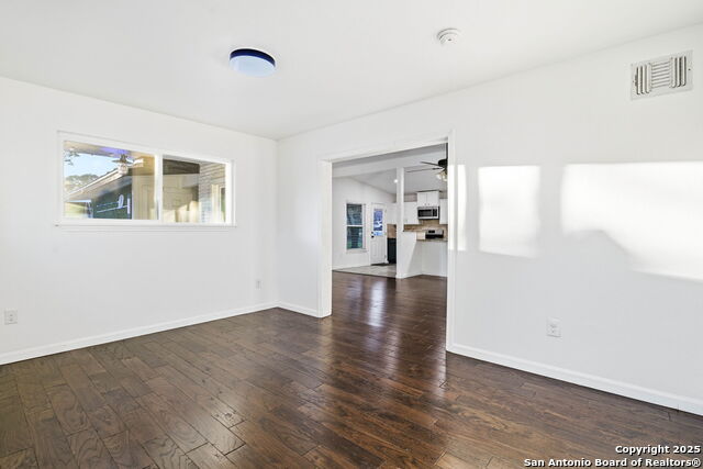 Image 12 of 25 For 2822 Knight Robin