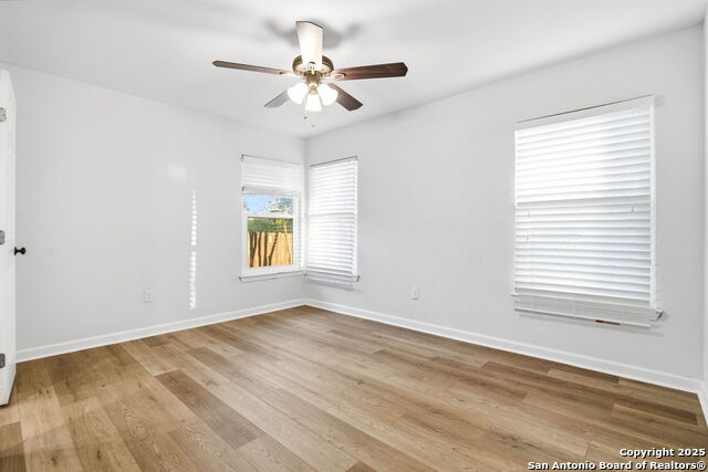 Image 19 of 25 For 2822 Knight Robin