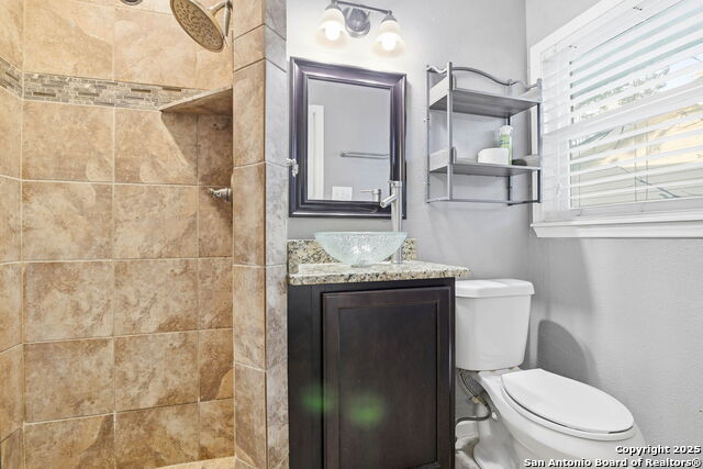 Image 20 of 25 For 2822 Knight Robin