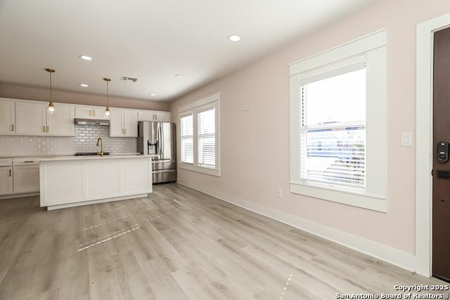 Image 4 of 16 For 120 Magnolia E 202