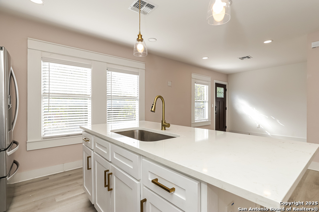 Image 5 of 16 For 120 Magnolia E 202