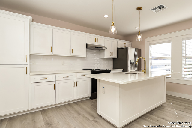 Image 6 of 16 For 120 Magnolia E 202