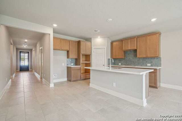 Listing photo id 9 for 918 Earp Blvd