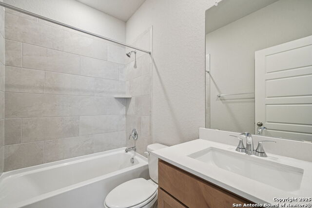 Listing photo id 15 for 918 Earp Blvd