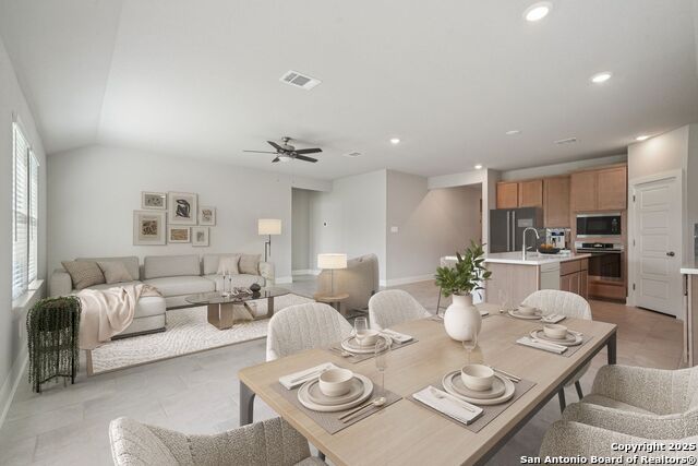 Listing photo id 0 for 918 Earp Blvd