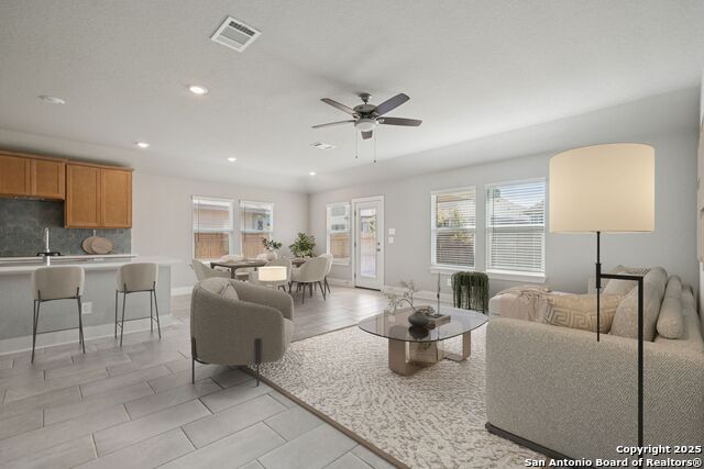 Listing photo id 2 for 918 Earp Blvd