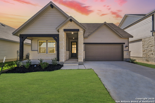 Listing photo id 4 for 918 Earp Blvd