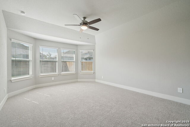 Listing photo id 6 for 918 Earp Blvd