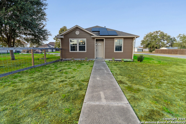 Details for 402 Sullivan W, Skidmore, TX 78389