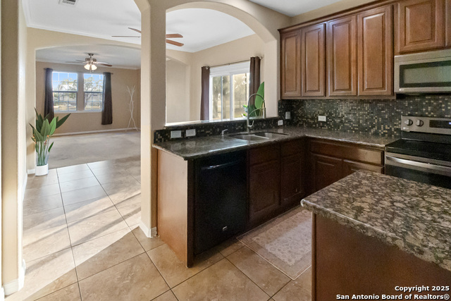 Image 10 of 24 For 402 Sullivan W