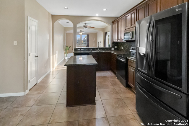 Image 12 of 24 For 402 Sullivan W