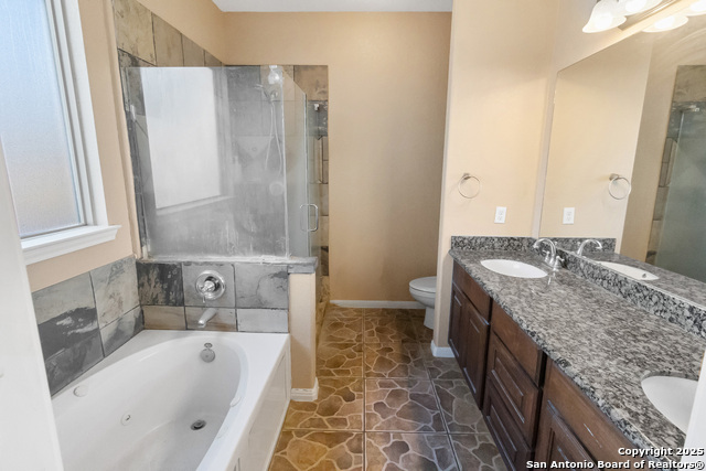 Image 15 of 24 For 402 Sullivan W