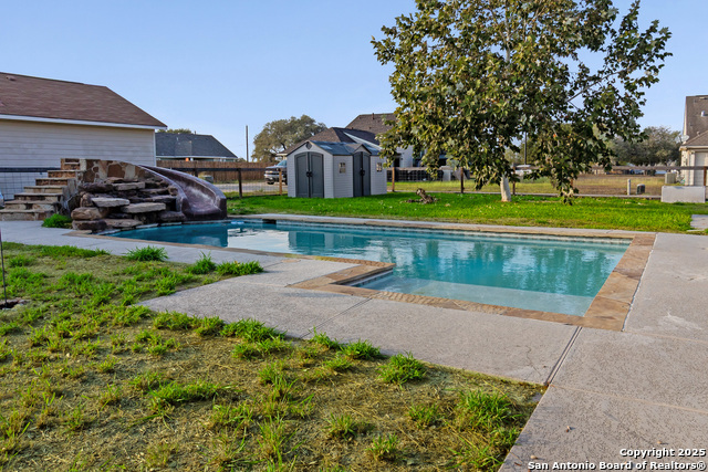 Image 21 of 24 For 402 Sullivan W