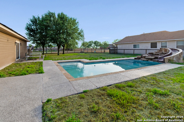 Image 23 of 24 For 402 Sullivan W