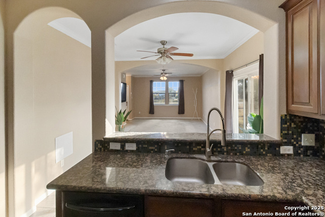 Image 9 of 24 For 402 Sullivan W