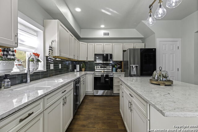 Image 12 of 48 For 218 Mountain Side