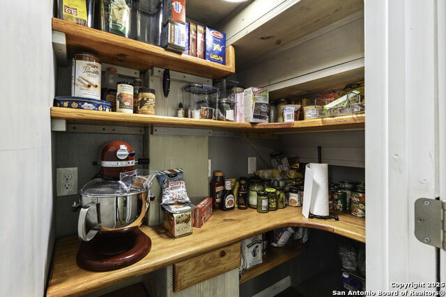 Image 16 of 48 For 218 Mountain Side