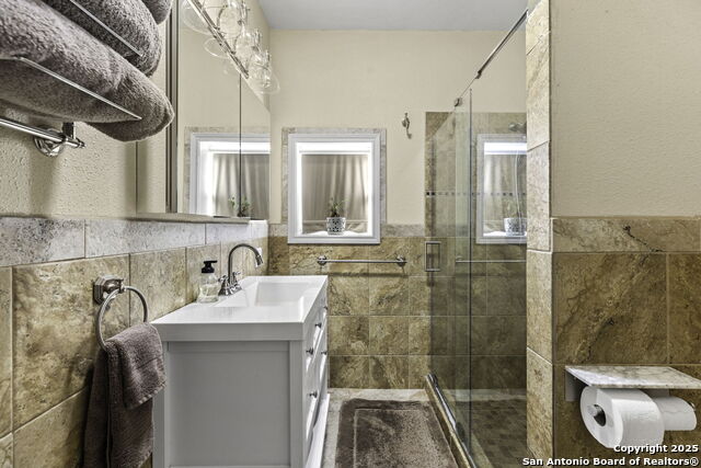 Image 20 of 48 For 218 Mountain Side