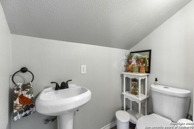 Image 25 of 48 For 218 Mountain Side