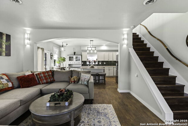 Image 8 of 48 For 218 Mountain Side