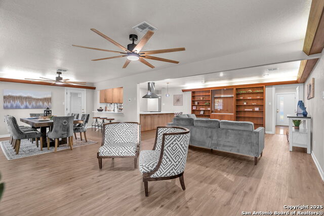 Image 11 of 72 For 212 Atwater