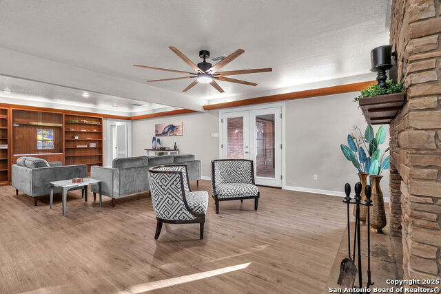 Image 13 of 72 For 212 Atwater