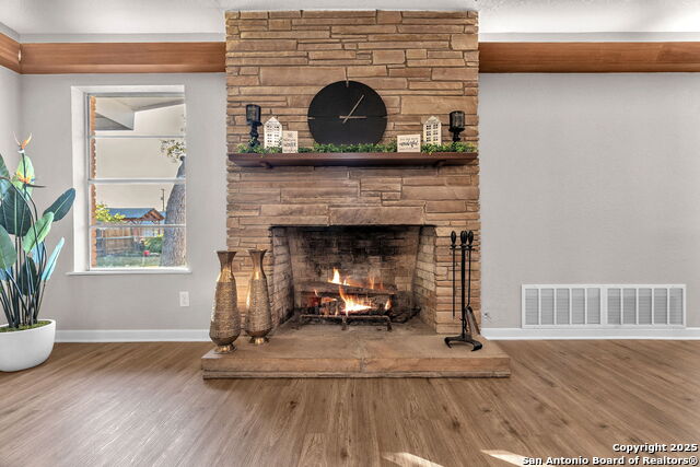 Image 15 of 72 For 212 Atwater