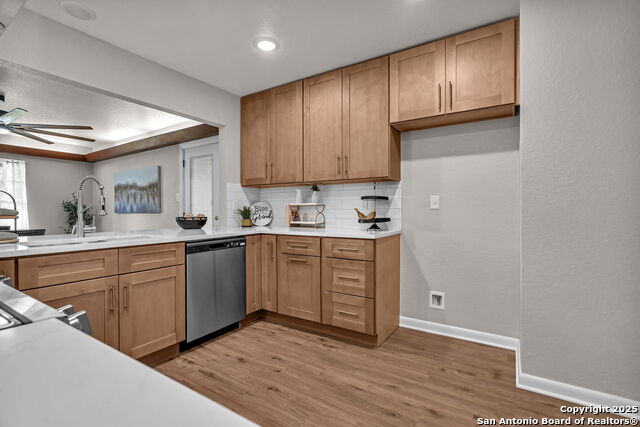 Image 22 of 72 For 212 Atwater