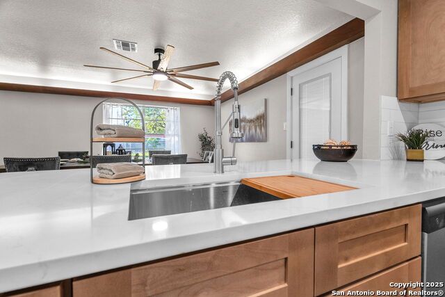 Image 29 of 72 For 212 Atwater