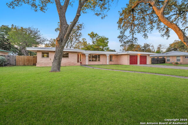 Image 3 of 72 For 212 Atwater