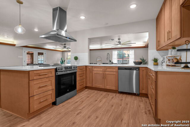 Image 31 of 72 For 212 Atwater