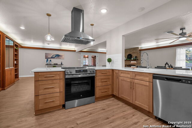 Image 33 of 72 For 212 Atwater