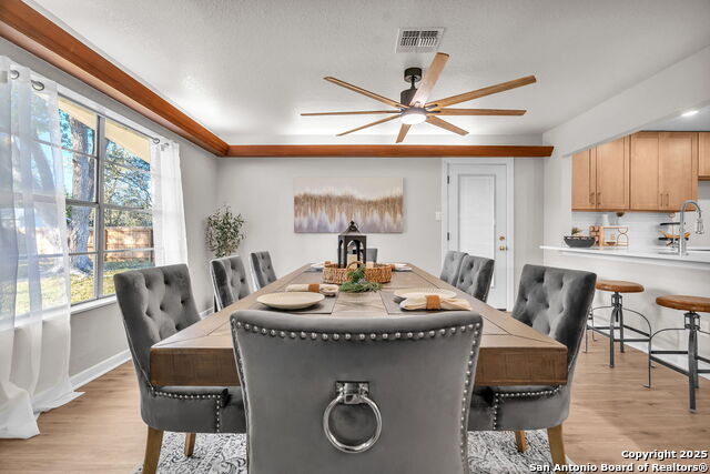 Image 37 of 72 For 212 Atwater