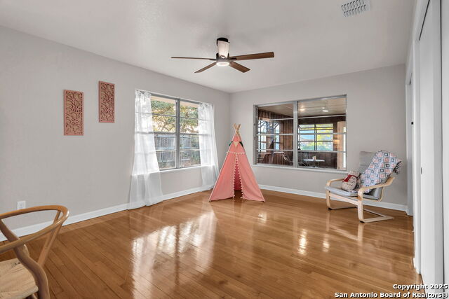 Image 49 of 72 For 212 Atwater