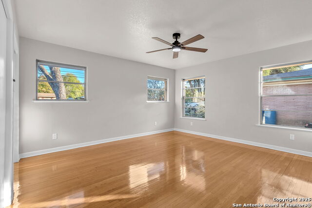 Image 50 of 72 For 212 Atwater